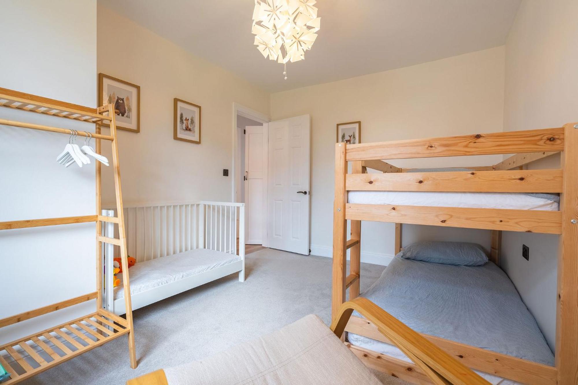 Nature Inspired Bungalow With 3 Rooms - 10 Mins From Manchester Airport Timperley Exterior foto